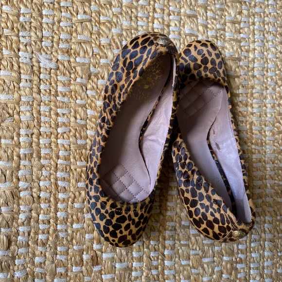 Vince Camuto Cheetah Leopard Print Wedges - Picture 2 of 7
